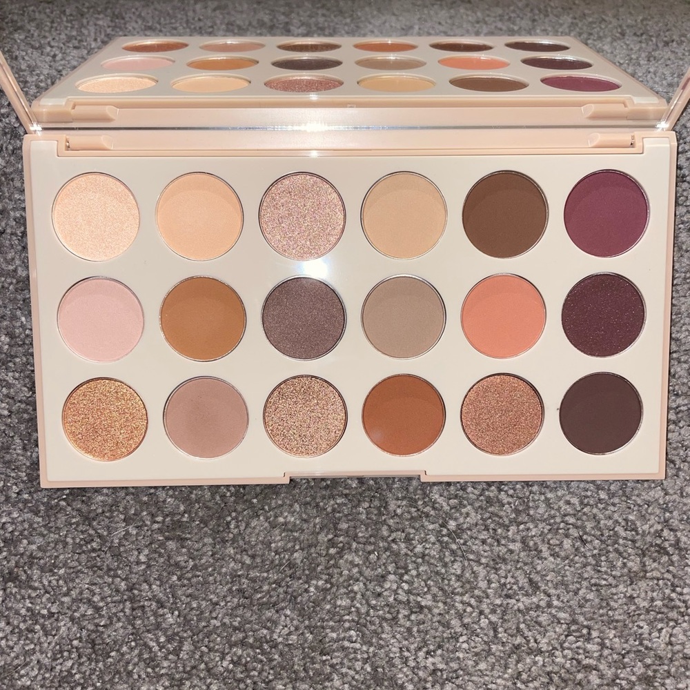 MORPHE 18T Truth or Bare Artistry Eyeshadow Palette